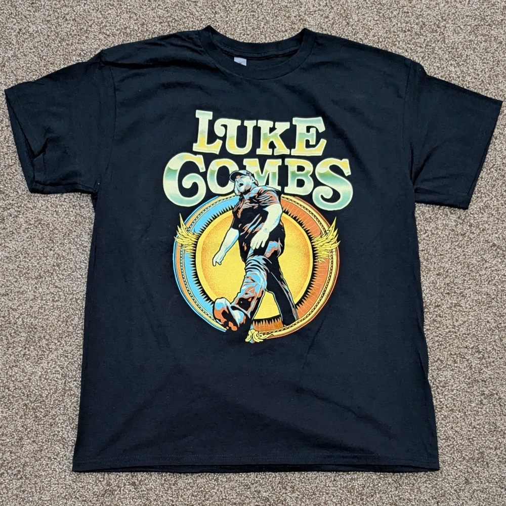 Luke Combs Men's Size Large Stadium Tour 2022 Concert Shirt
